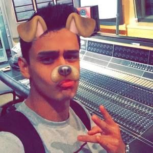 Meet your Posher, Izzy